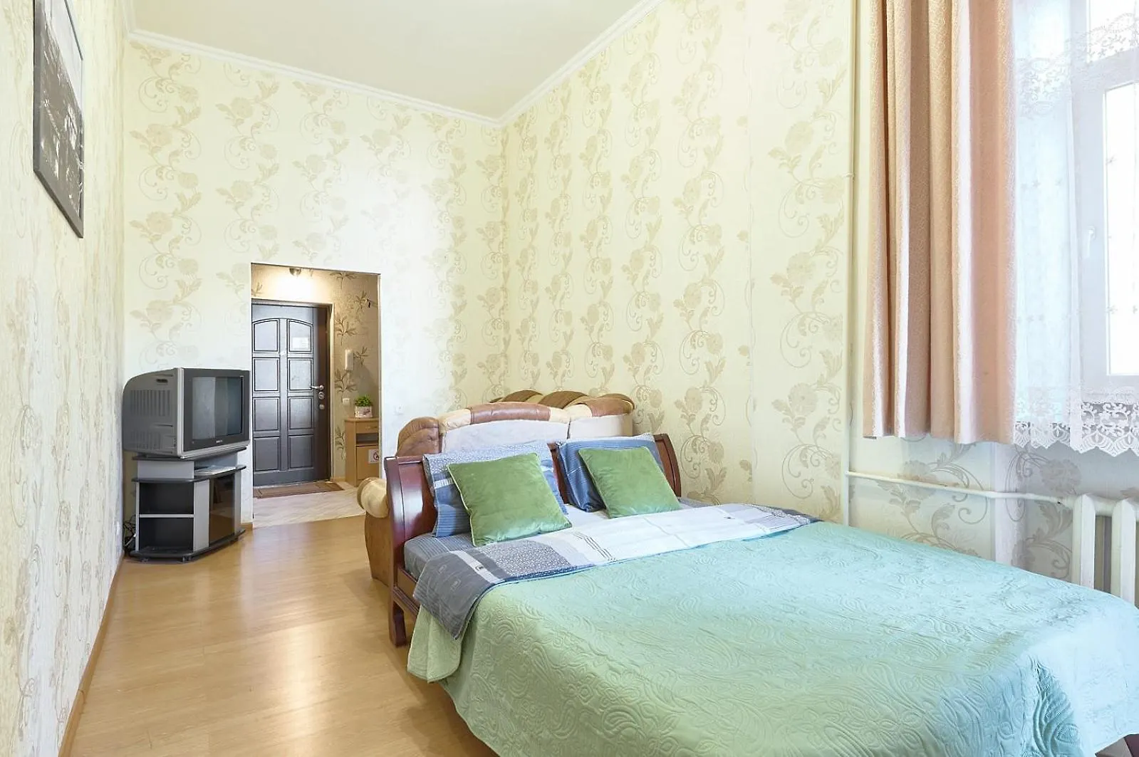 S12-58 Modern Aparthotel With Two 2Bedrooms In Central Kiev - Bessarabska Squere - Gulliver Mall - Olympic Stadium - Palace Of Sports - Saksahanskoho St, 12Б