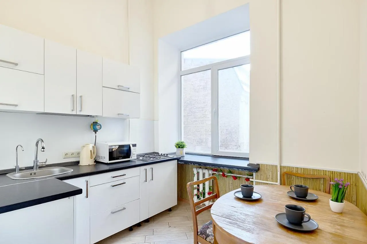 S12-58 Modern Aparthotel With Two 2Bedrooms In Central Kiev - Bessarabska Squere - Gulliver Mall - Olympic Stadium - Palace Of Sports - Saksahanskoho St, 12Б 3*, Kyiv